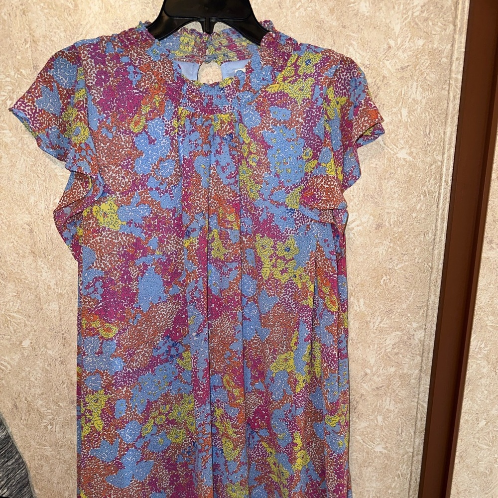 Umgee flowy dress lined with colorful with blues pinks Smock neckline small